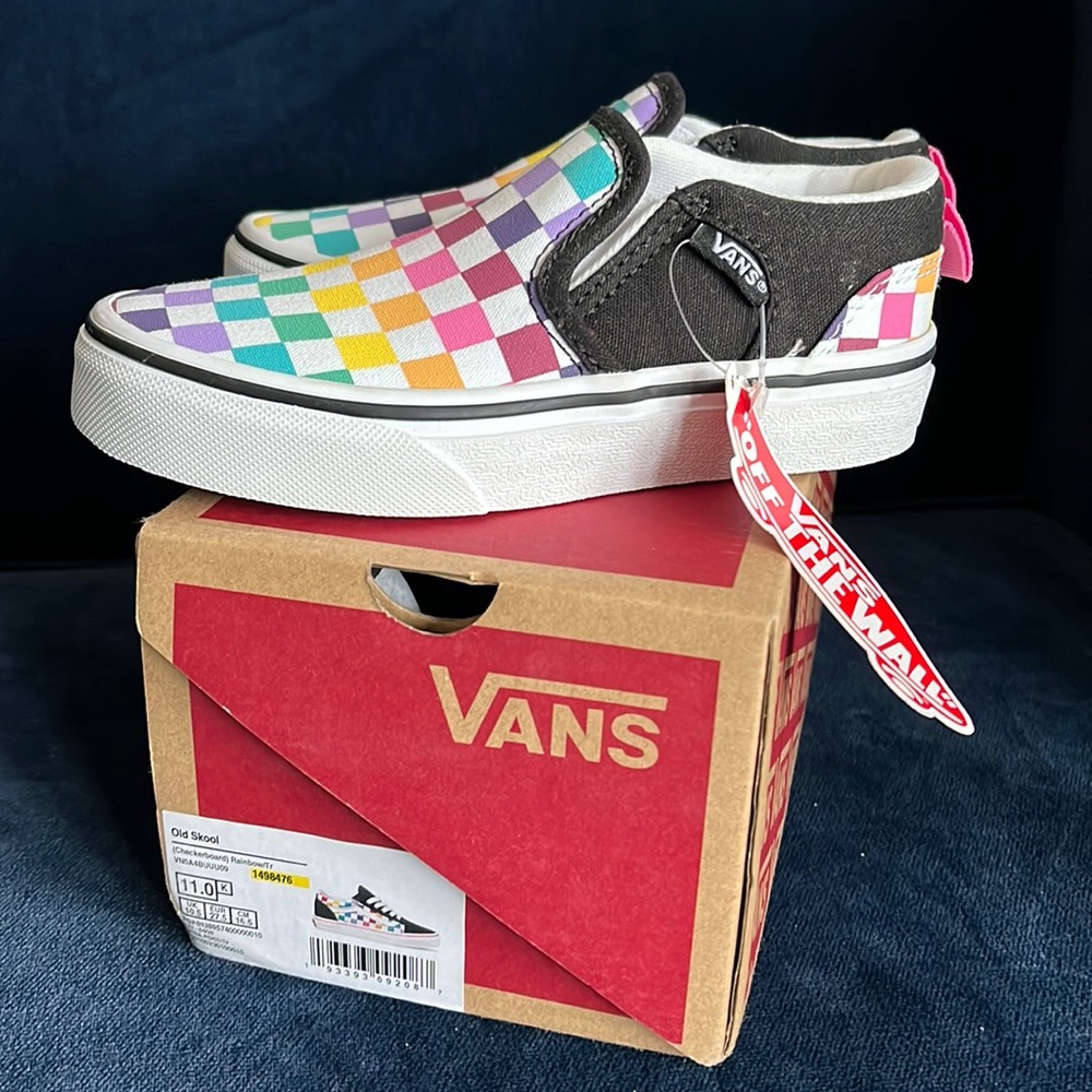 NWT Old Skool Vans In checkerboard rainbow